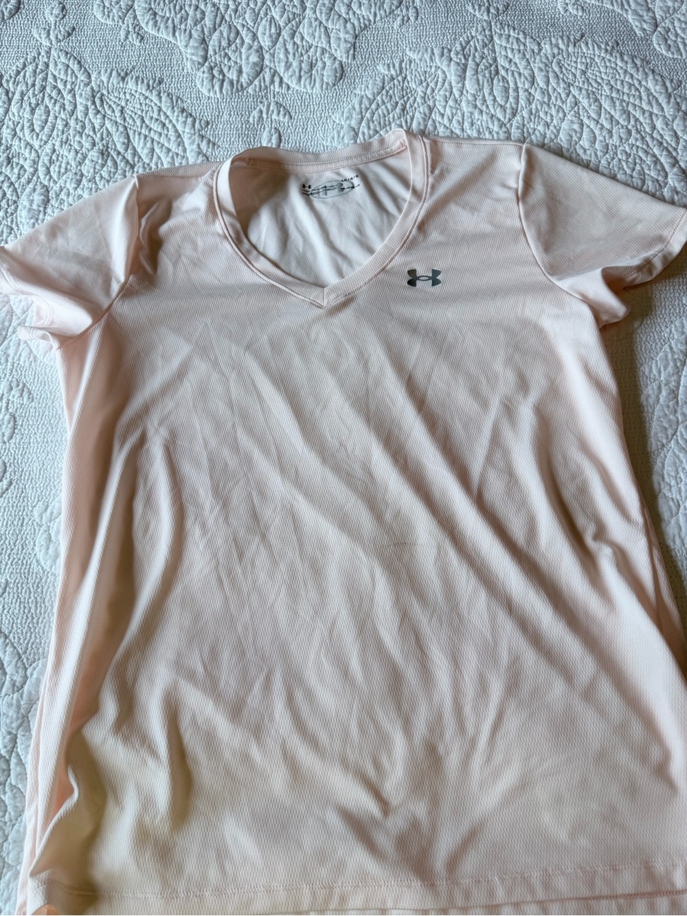 Under Armour Women's V-Neck Performance Tee in Pale Pink